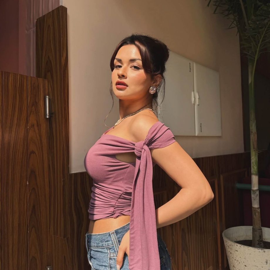 Avneet Kaur, Jannat Zubair & Anushka Sen Set Summer On Fire With Bold Tops & Denim Looks 945368