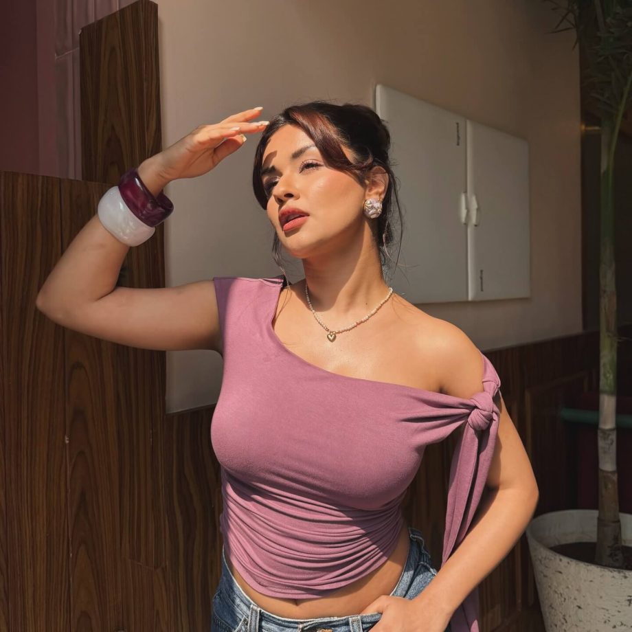 Avneet Kaur, Jannat Zubair & Anushka Sen Set Summer On Fire With Bold Tops & Denim Looks 945365