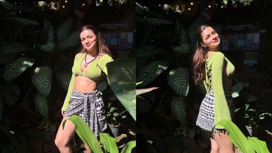 Avneet Kaur Raises Heat In Sunkissed Moments Wearing Green Bralette & White Skirt, Check Here! 946456