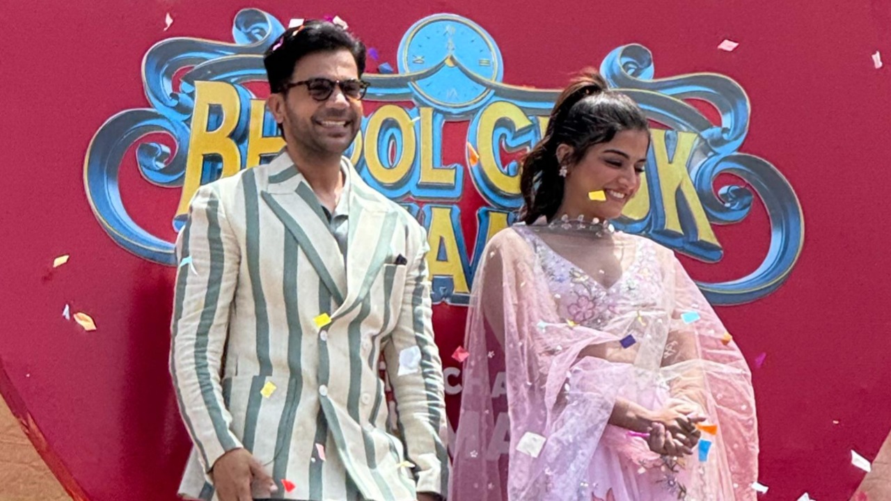 Bhool Chuk Maaf duo - Rajkummar Rao and Wamiqa Gabbi surprise fans at Jaipur’s iconic Rajmandir Cinema 945842
