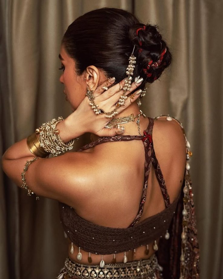 Bhumi Pednekar Turns Up the Glam in a Brown Traditional Ensemble 945120