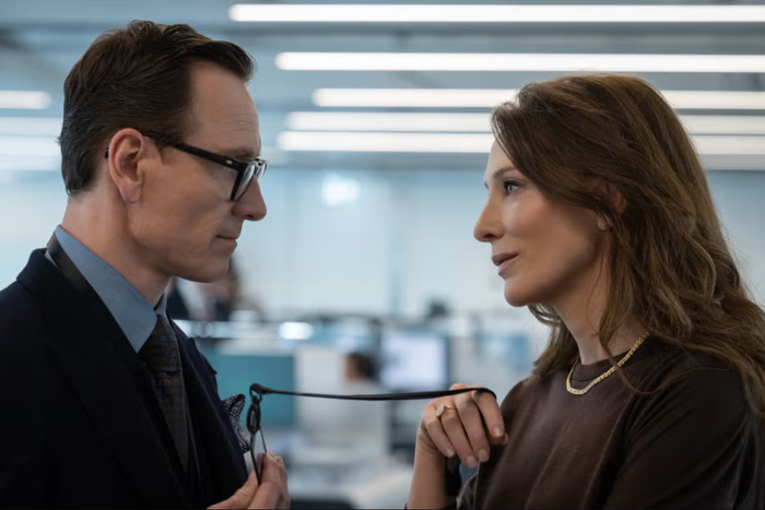 'Black Bag' Review: A Stylish Espionage Thriller with Measured Intrigue 943255