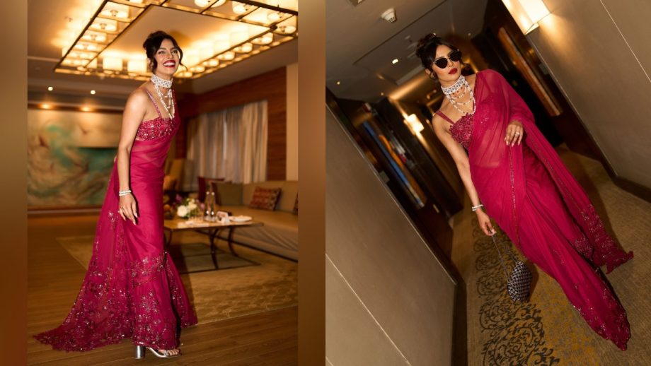 Desi Girl Priyanka Chopra Inspired Bold Blouse Designs To Make You Look Glamorous 945248