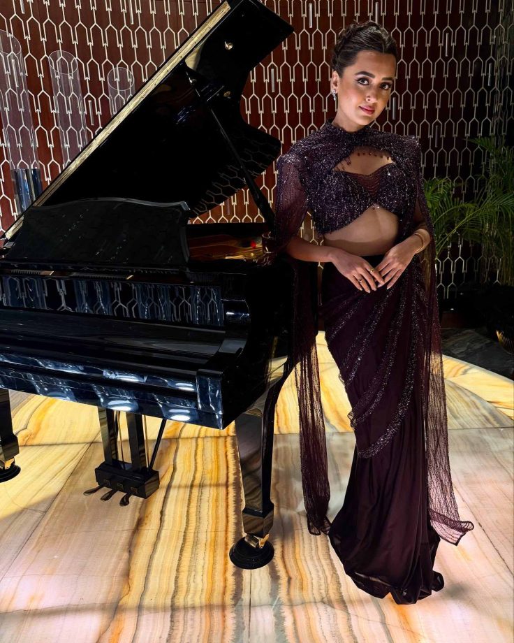Instagram Saree Queens: Tejasswi Prakash, Rubina Dilaik & Mouni Roy's Dazzling Looks 946243