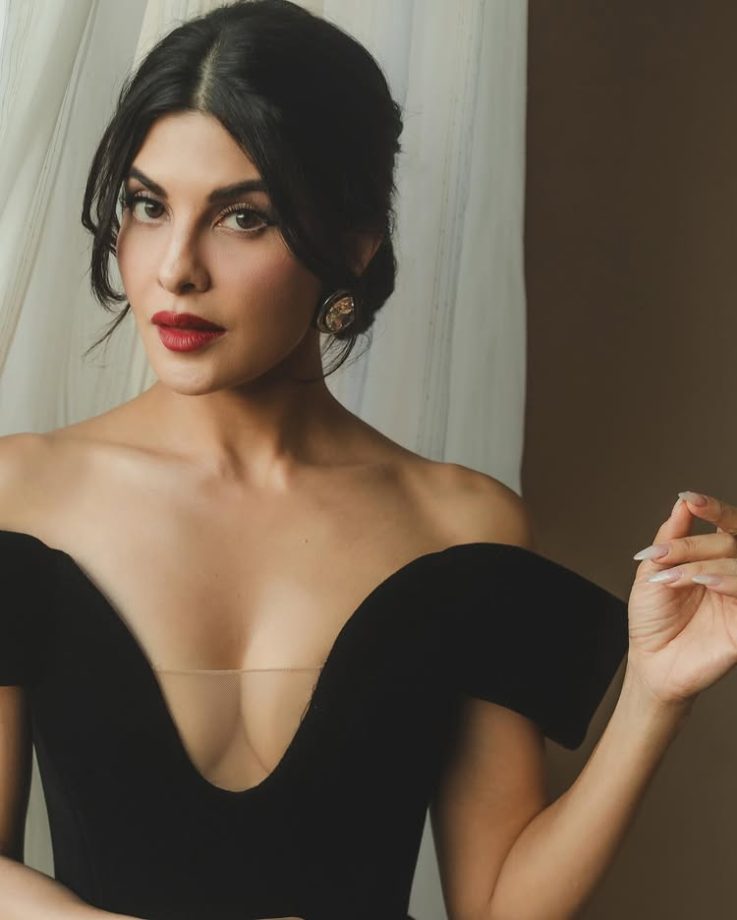 Jacqueline Fernandez's Black Mini Dress is the Ultimate Showstopper 945133