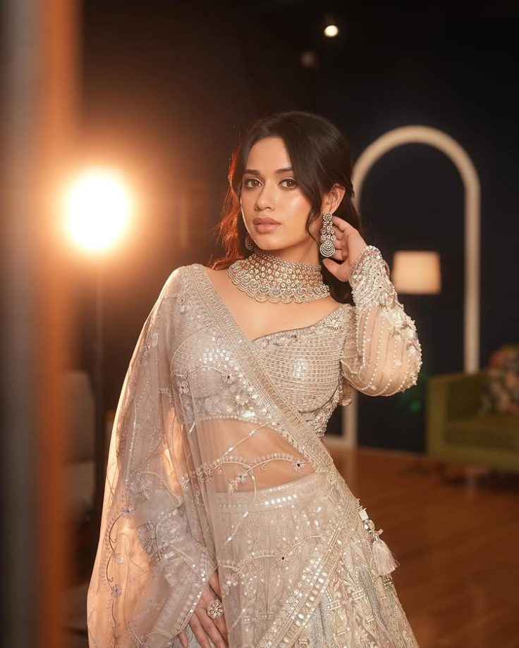 Jannat Zubair Exudes Timeless Elegance in a Silver Lehenga 945164