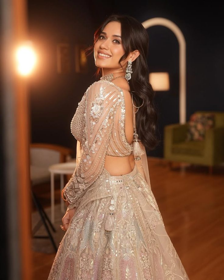 Jannat Zubair Exudes Timeless Elegance in a Silver Lehenga 945169
