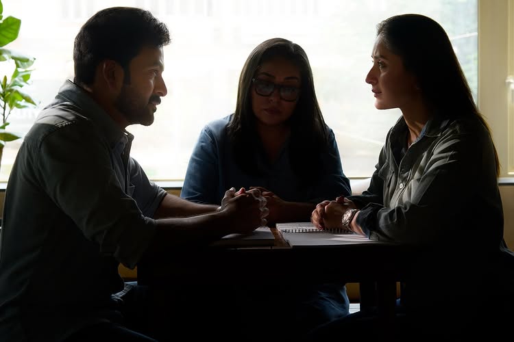 Kareena Kapoor Khan Announces Her Most-awaited Film 'Daayra' With Prithviraj Sukumaran 944298