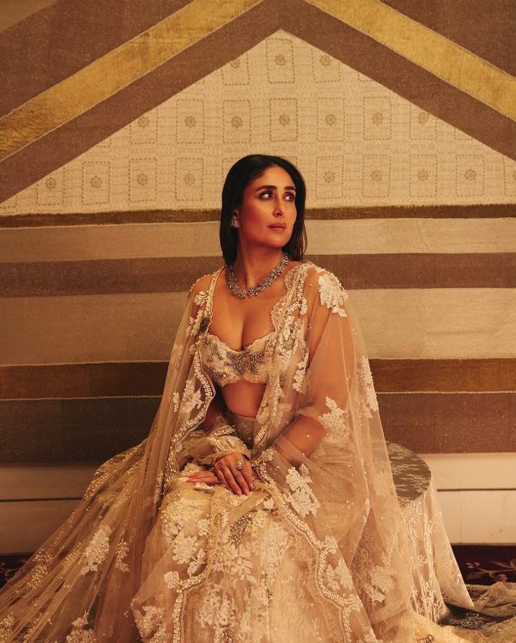 Kareena Kapoor Khan in an Elegant Cinderella-Inspired Look 943309