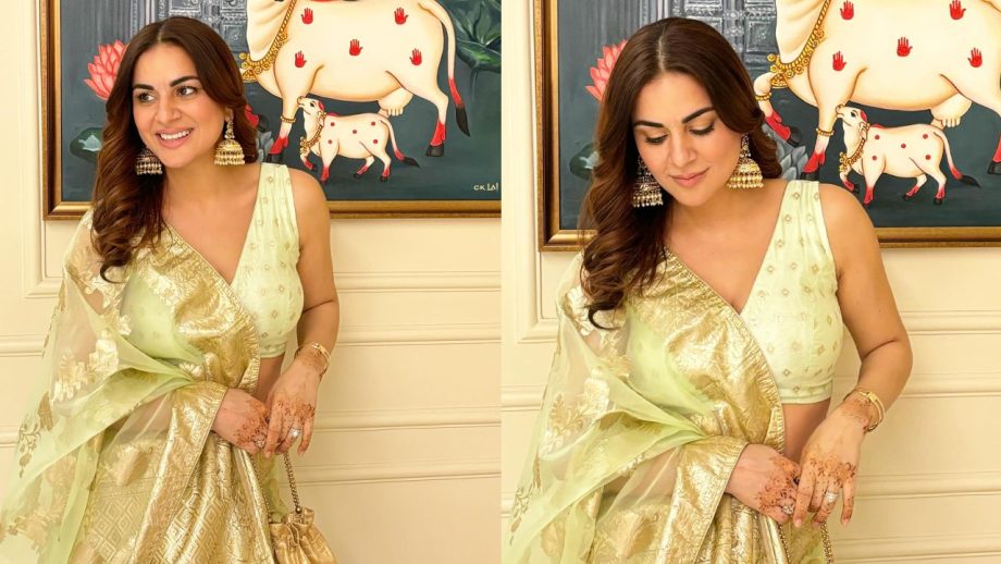 Kundali Bhagya Fame Shraddha Arya's Blouse Collection Every Bride Must-have 945015