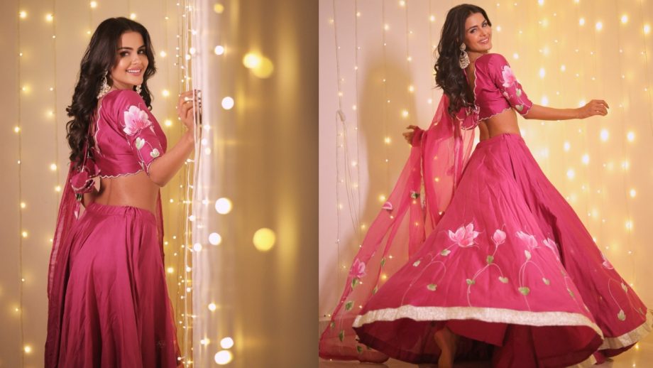 Lehengas You Must-have From Priyanka Chahar Choudhary's Wardrobe For Any Occasion 944286