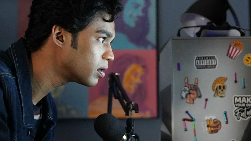 'Logout' Review: A Twisted Tale Worth The Click 944790