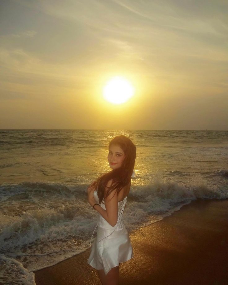Manushi Chhillar, Rasha Thadani & Khushi Kapoor Approved Beach Outfits to Steal This Summer 944522