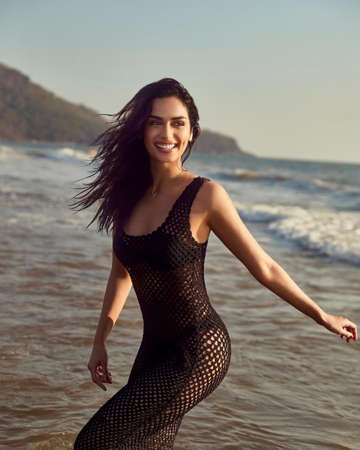 Manushi Chhillar, Rasha Thadani & Khushi Kapoor Approved Beach Outfits to Steal This Summer 944523