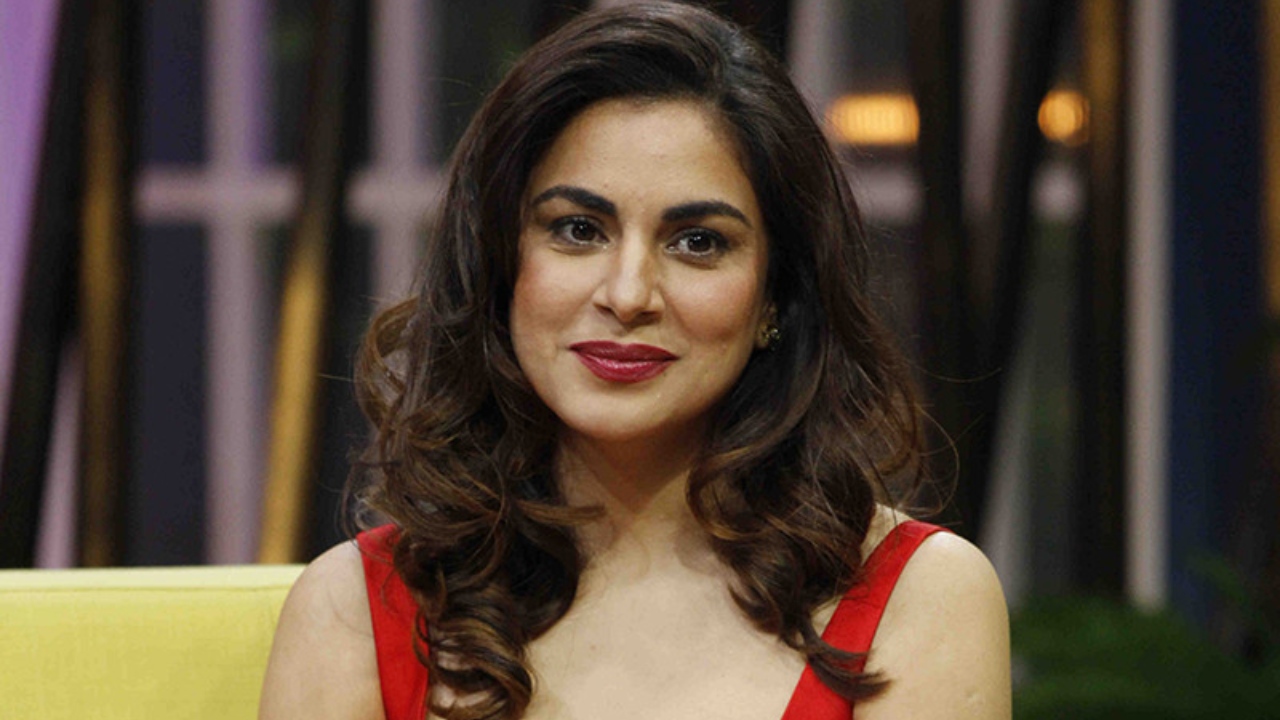 New Mom Shraddha Arya Gets Real About Postpartum Hair Loss - See Shocking Pic 943457