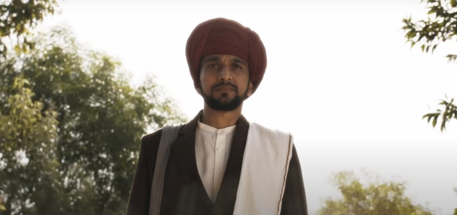 'Phule' Review: History Roars, Cinema Snoozes 945763