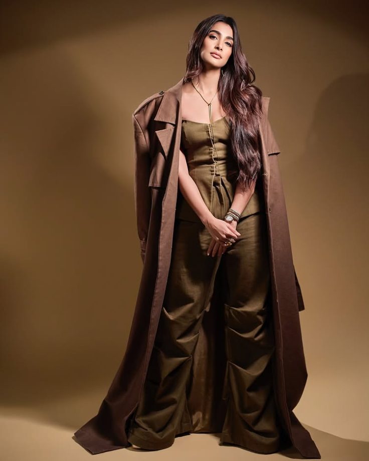 Pooja Hegde Shines in a Brownish Co-Ord Set with Subtle Glam 945093