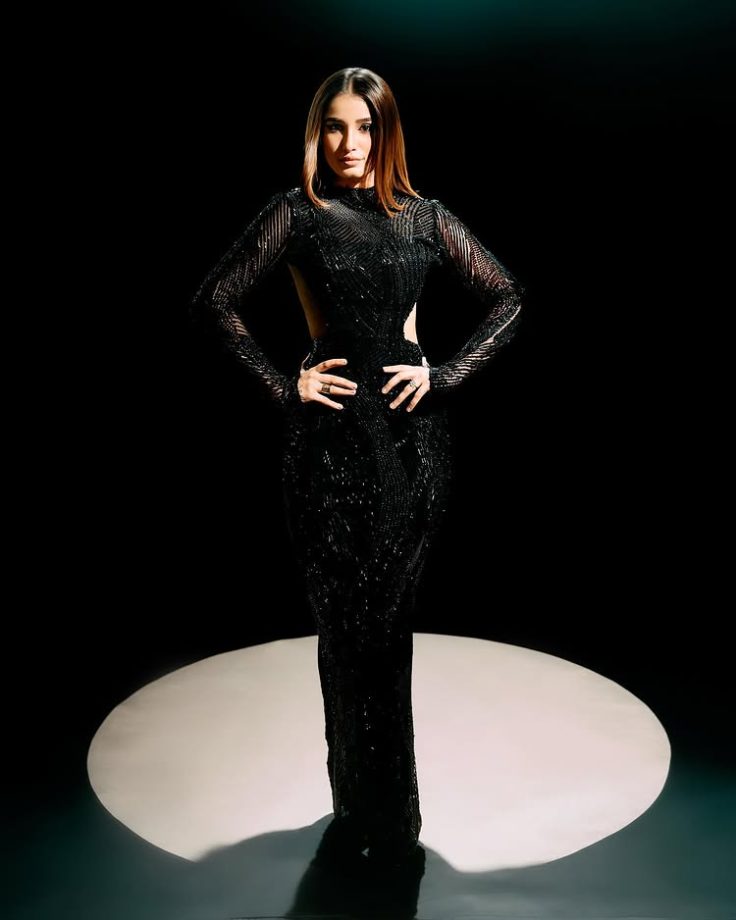 Rasha Thadani Stuns in a Midnight Black Look 943322