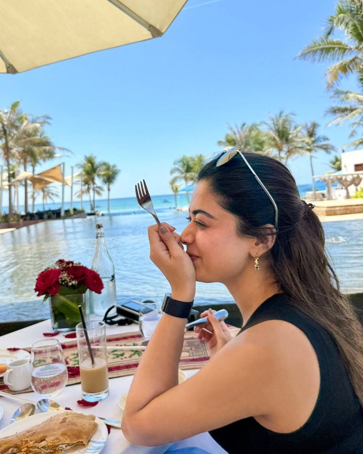 Rashmika Mandanna Enjoys Pre-birthday Vibes With Cozy Treat Near Poolside - See Pics 943286