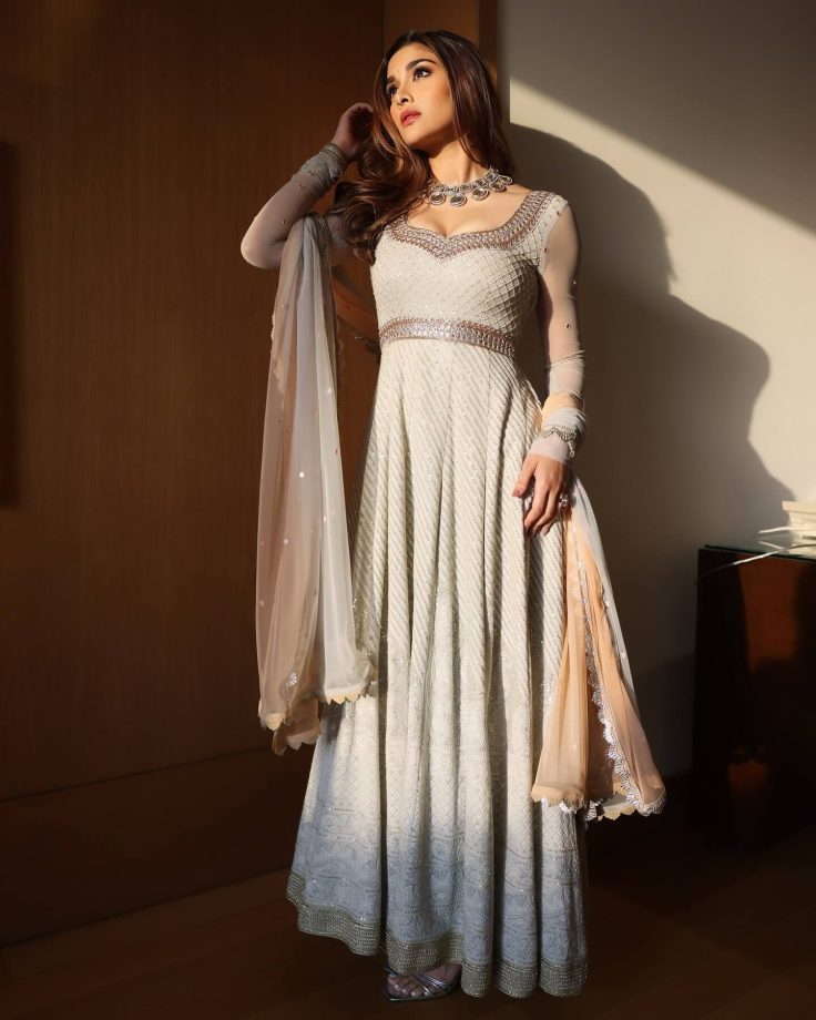 Saiee Manjrekar Stuns in a Timeless White Anarkali Ensemble 945997