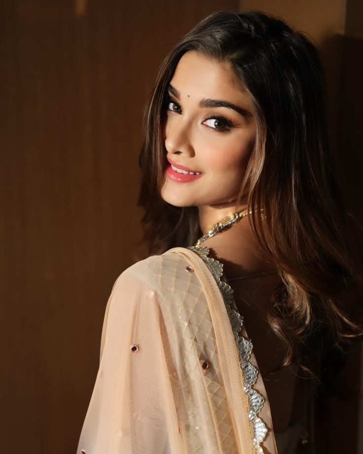 Saiee Manjrekar Stuns in a Timeless White Anarkali Ensemble 946001