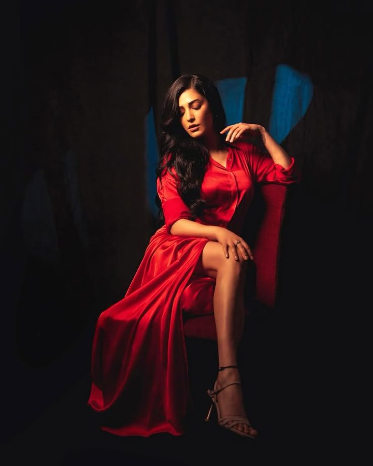 Shruti Haasan turns up the heat in a chic red outfit 945072