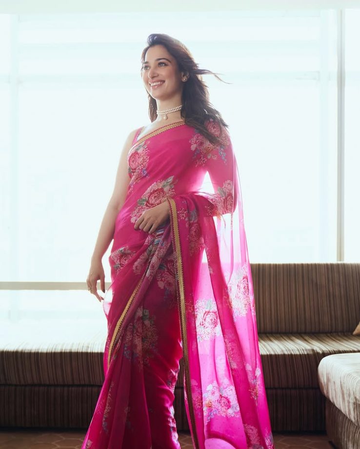 Tamannaah Bhatia Looks Ethereal in a Gulabi Pink Saree 943381