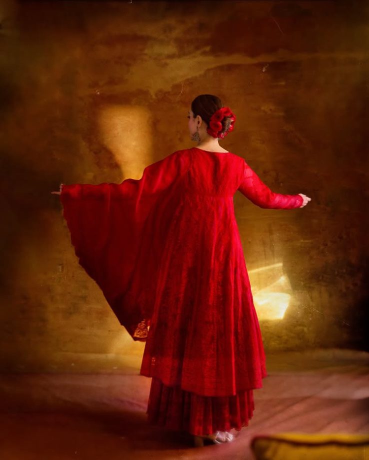 Tamannaah Bhatia Radiates Bridal Elegance In Red Anarkali Worth Rupees 159,500: See Pics 943791