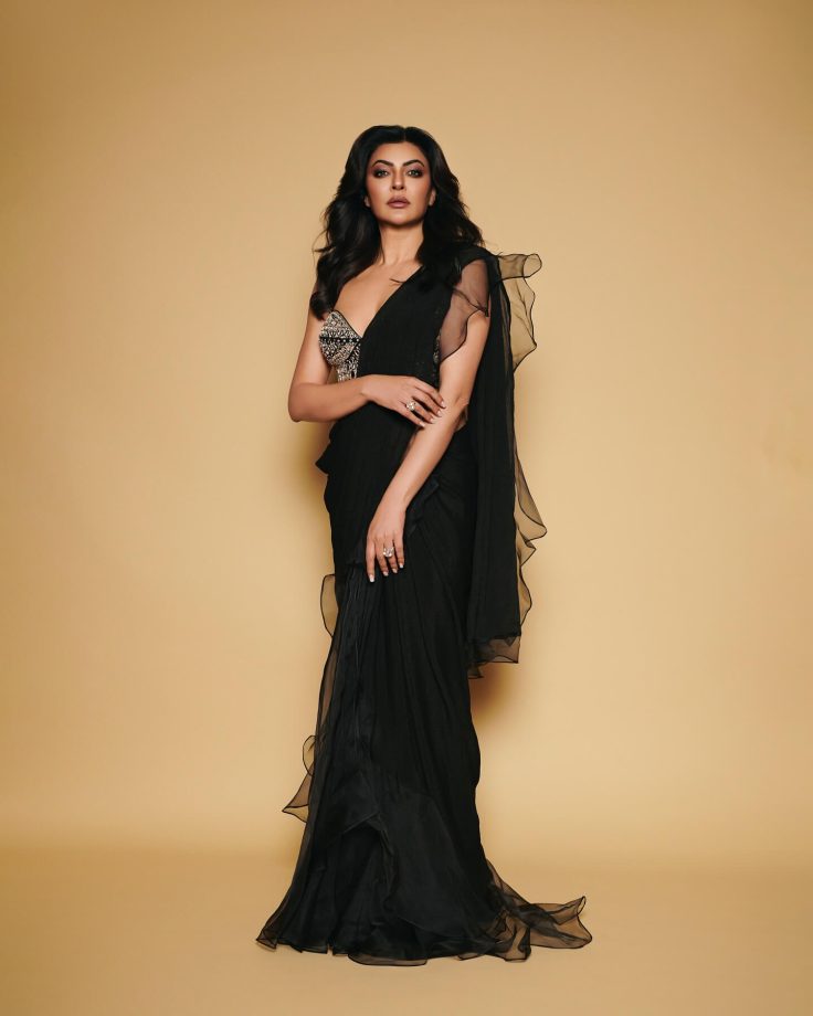 90s Fashion Goals: Kajol And Sushmita Sen Rock Their Look In Sizzling Sarees 949044