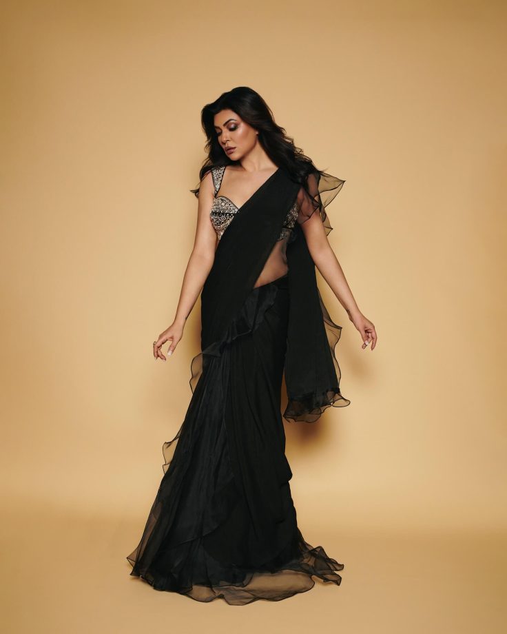 90s Fashion Goals: Kajol And Sushmita Sen Rock Their Look In Sizzling Sarees 949045