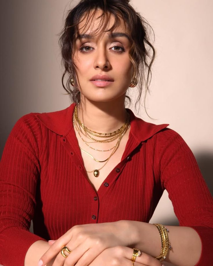 Shraddha Kapoor's Messy Hair, Glossy Lips & Golden Chains Are the Statement We Needed 948262