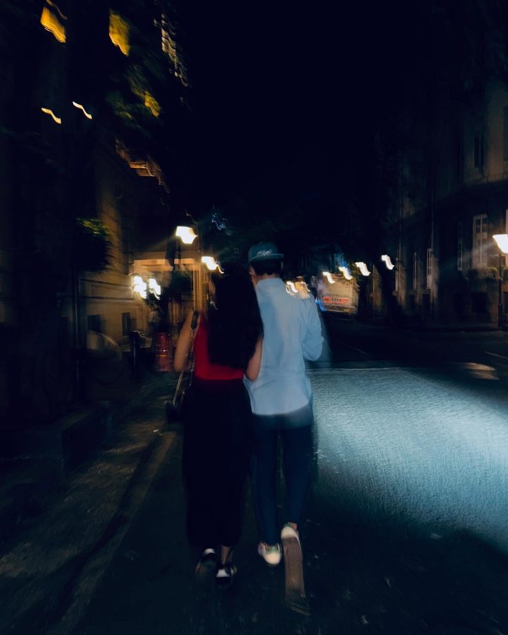 Aashay Mishra Shares Picture With Mystery Girl: Is She Pranali Rathod? 948617
