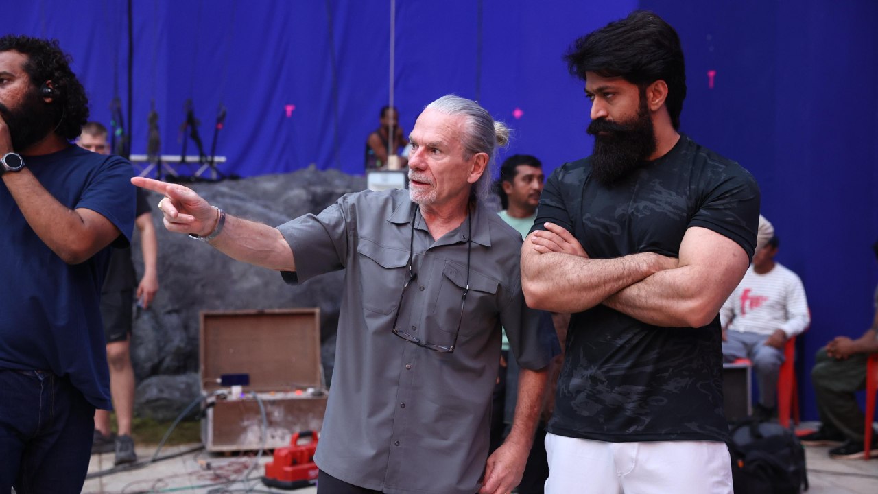 Actor-Producer Yash and Mad Max Stunt Director Guy Norris Shoot Massive Action Sequences for Namit Malhotra's Ramayana, First Image Out 949717