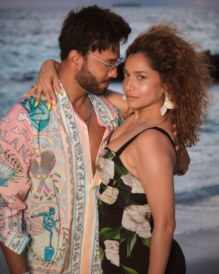 Ankita Lokhande And Vicky Jain Set Fire On Beach - See Their Romantic Pics 948634