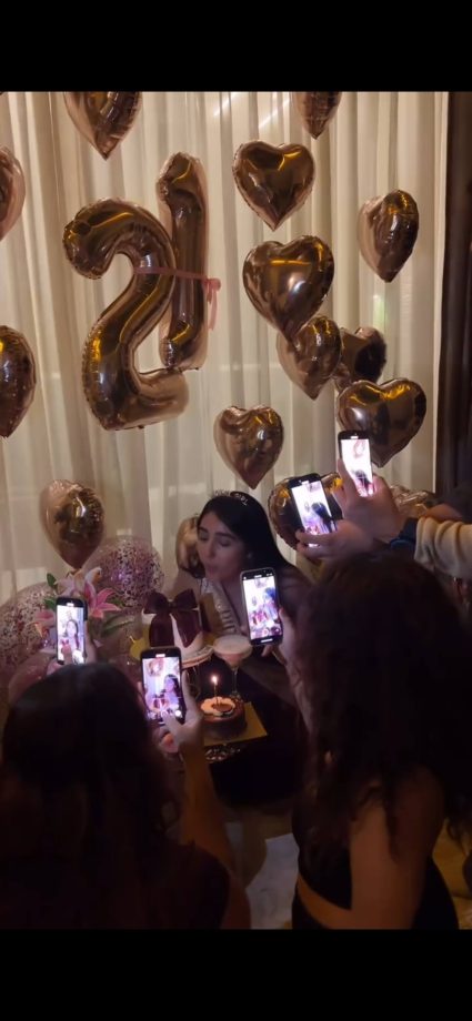 Ashnoor Kaur Rings In Her 21st Birthday With Fun-filled & Lavish Party, Sneak Peek 946715