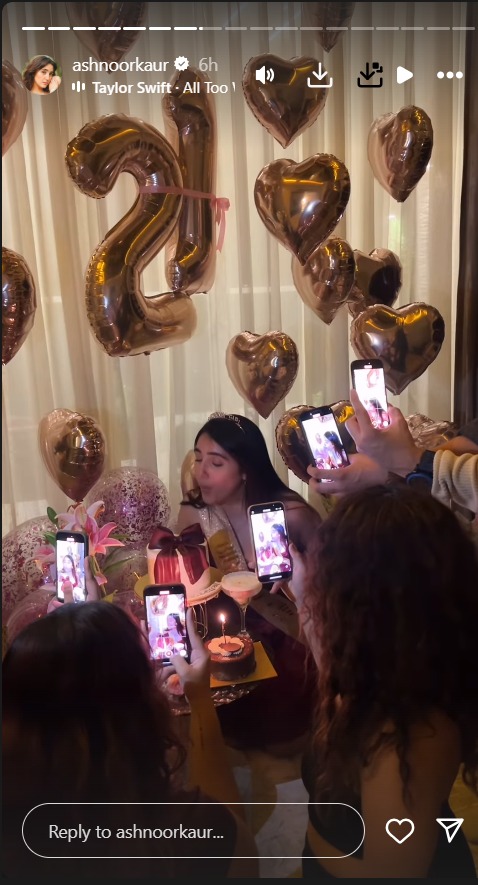 Ashnoor Kaur Rings In Her 21st Birthday With Fun-filled & Lavish Party, Sneak Peek 946720