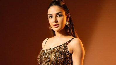 Jasmin Bhasin’s Dazzling Leaf-Print Ensemble
