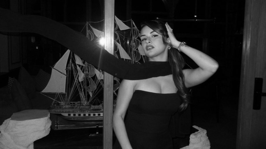 Avneet Kaur Breaks Internet In Bold Black Strapless Mini-dress, Checkout 947383