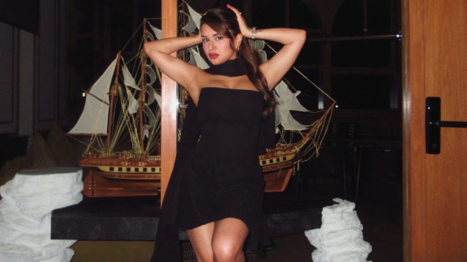 Avneet Kaur Breaks Internet In Bold Black Strapless Mini-dress, Checkout 947387