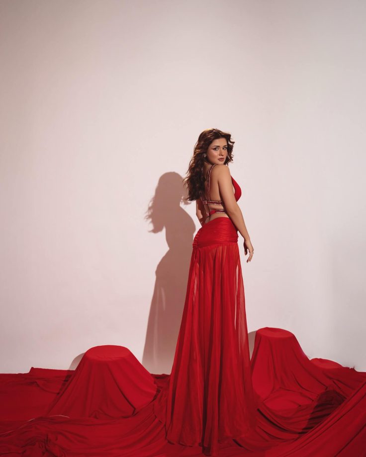 Avneet Kaur Slays in Stunning Red Dress with Daring Details 950048