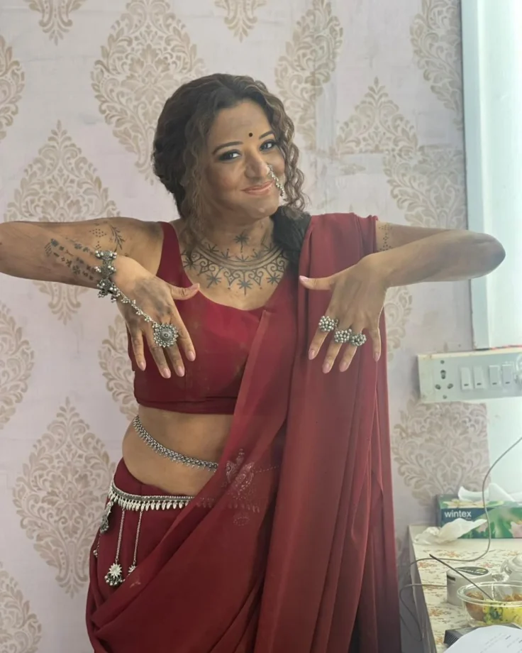 Bhojpuri Actress Monalisa Joins Star Plus Show Jaadu Teri Nazar 949004