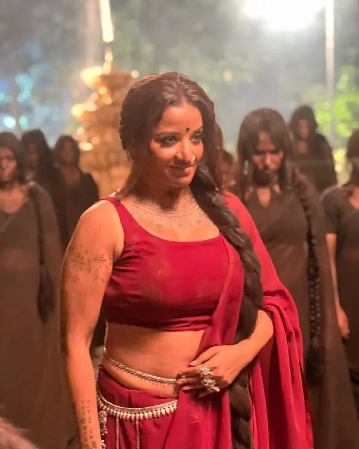 Bhojpuri Actress Monalisa Joins Star Plus Show Jaadu Teri Nazar 949007