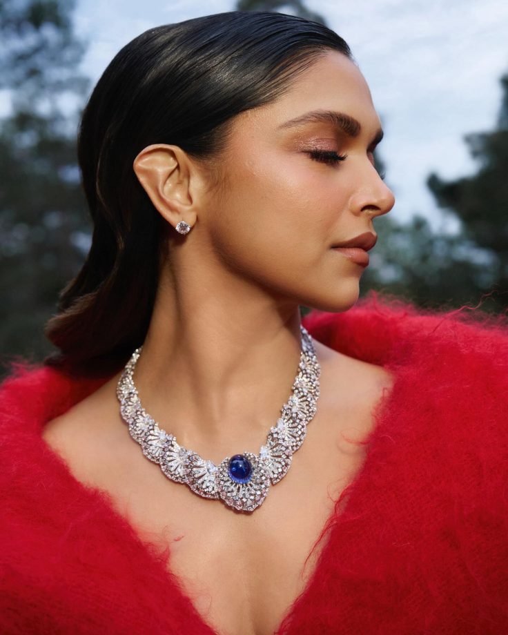 Dazzling Divas on the Gram: Deepika Padukone and Malaika Arora Serve Two Strikingly Different Glam Looks 949659