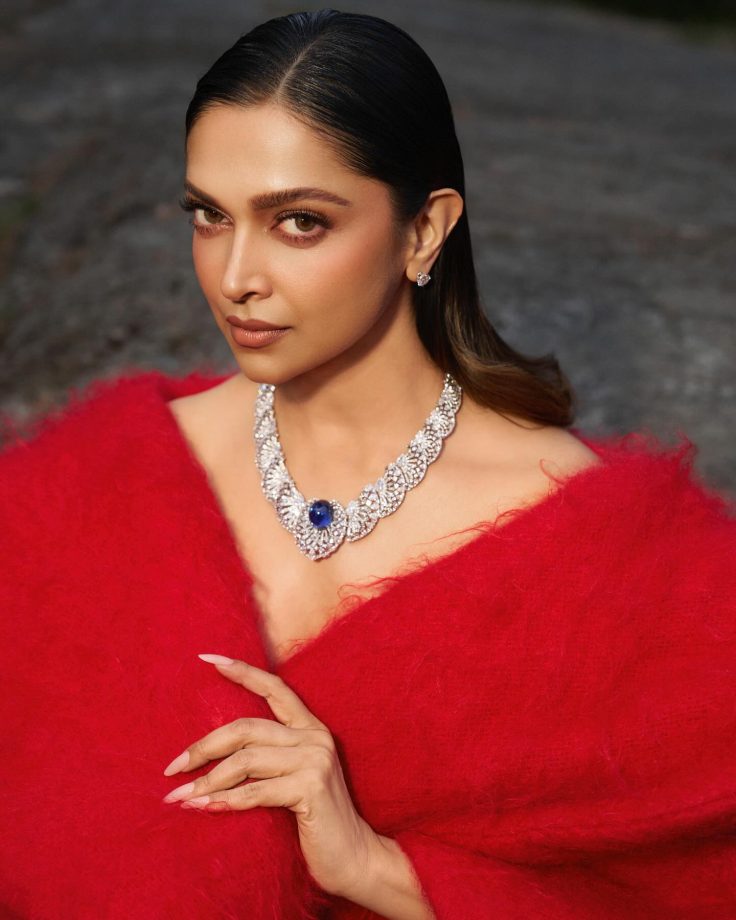 Dazzling Divas on the Gram: Deepika Padukone and Malaika Arora Serve Two Strikingly Different Glam Looks 949661