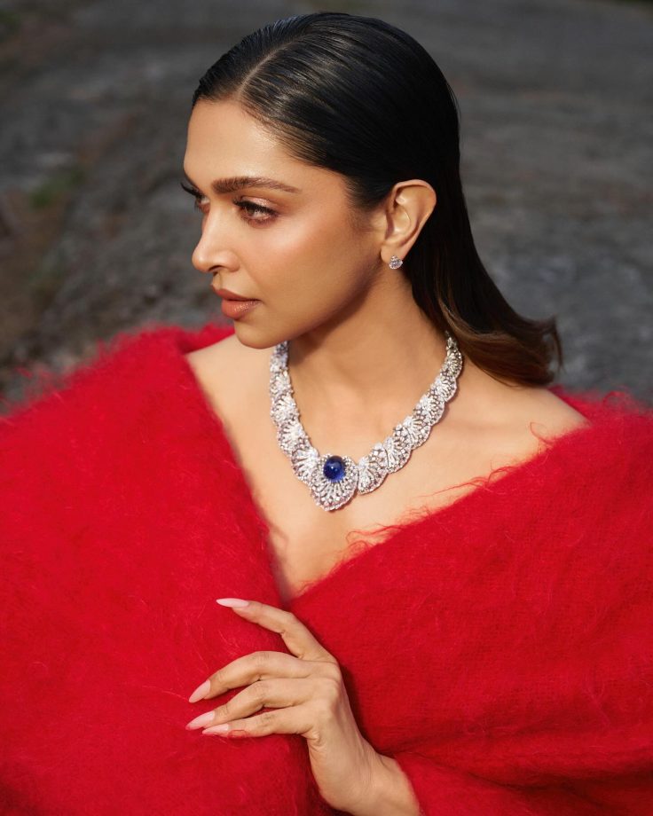 Dazzling Divas on the Gram: Deepika Padukone and Malaika Arora Serve Two Strikingly Different Glam Looks 949662