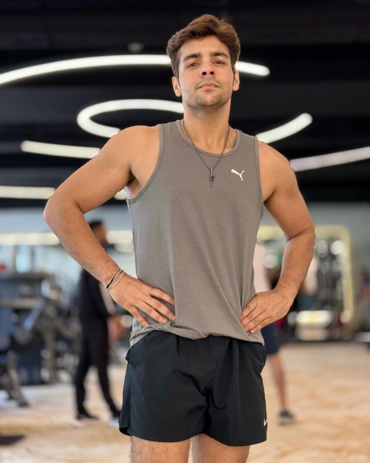 Digital Icon to Fitness Icon: Times when Ashish Chanchlani’s Jaw-Dropping Fitness Pictures Left Us In Awe 948716