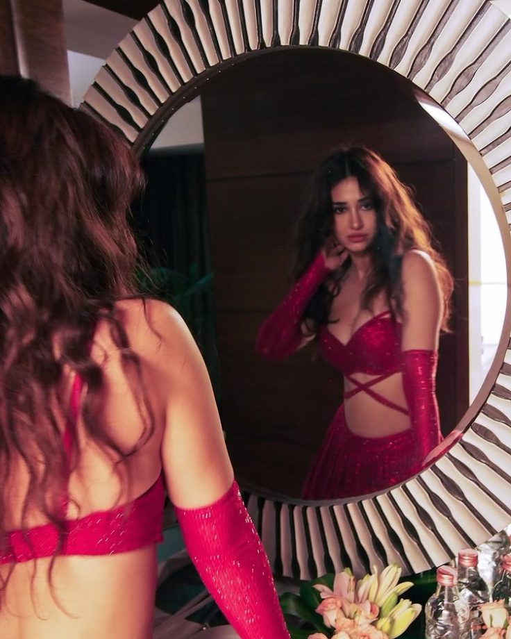 Disha Patani’s Glittering Red Ensemble Sets the Internet Ablaze 949153