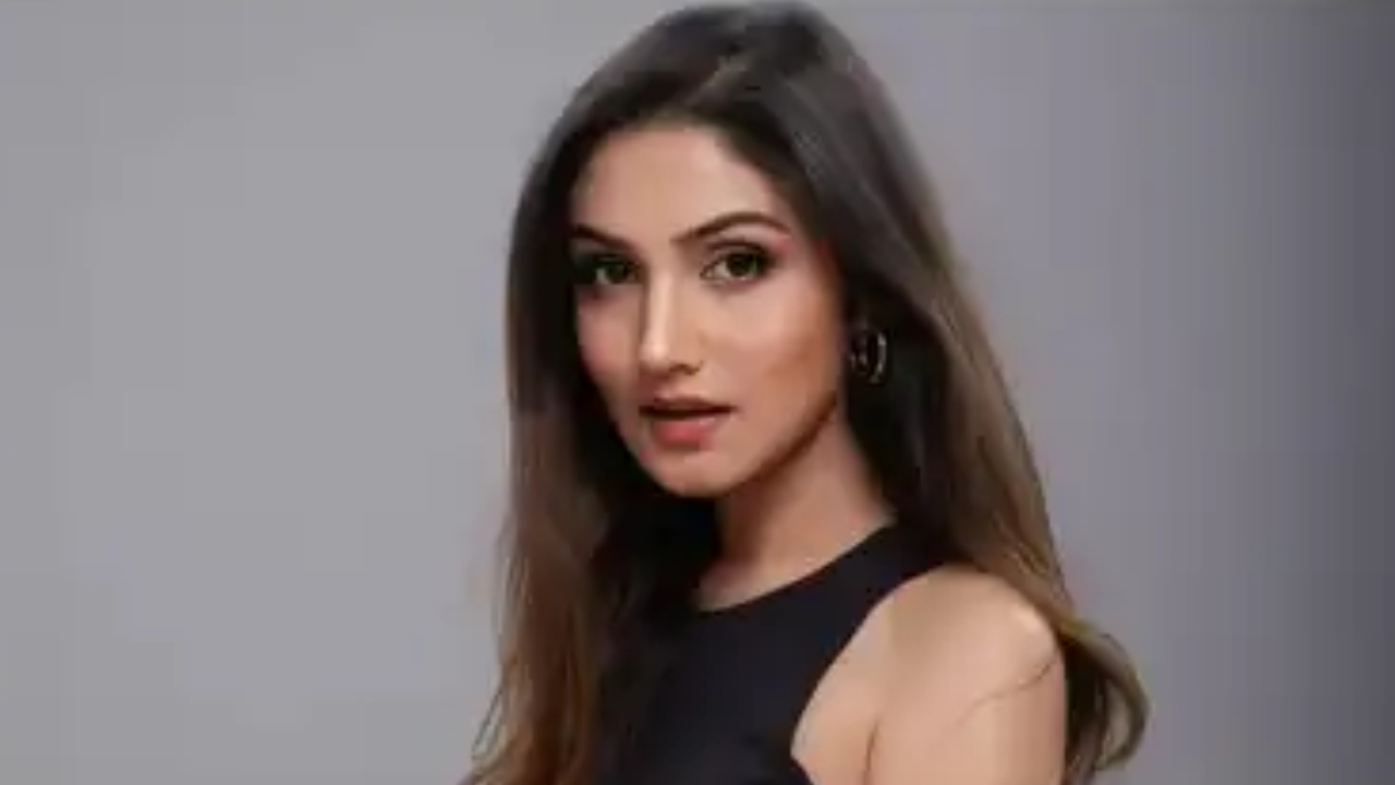 Exclusive: Donal Bisht Opens Up About Nepotism Debate, Says She's Okay Not Being a Nepo Kid 948106