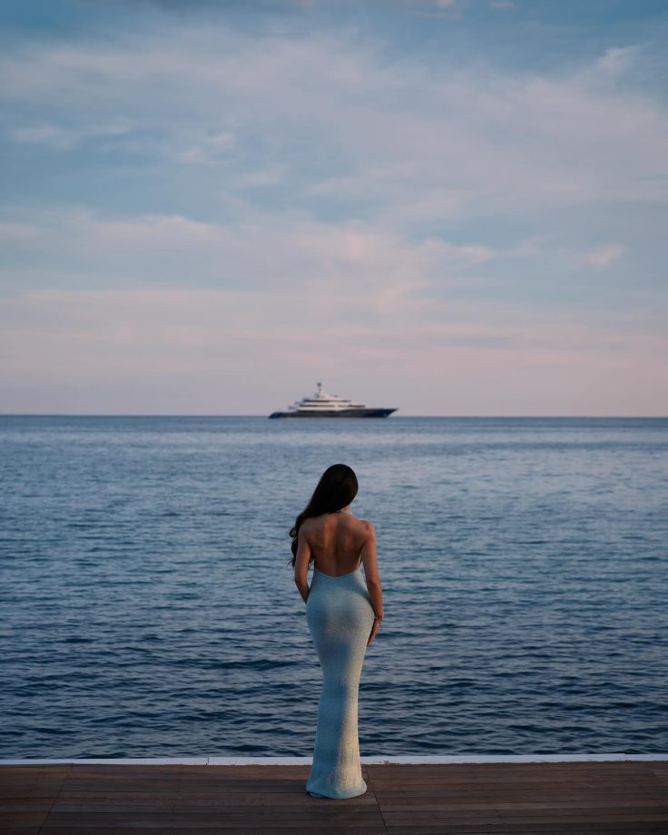 Jacqueline Fernandez Brings Mermaid Magic to the Shoreline 949951