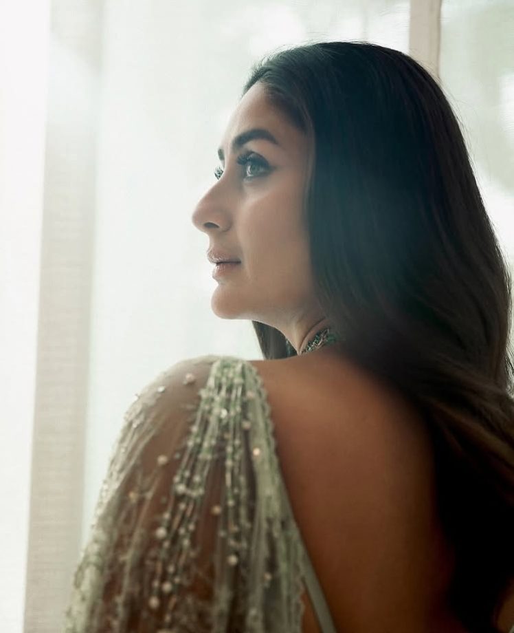 Kareena Kapoor Khan's Soft Glam Pastel Perfection 946651